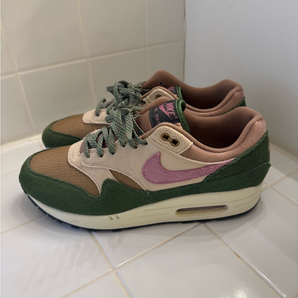 Nike Air Max 1 ‘Treeline’ in Olive Green, Tan & Pink
